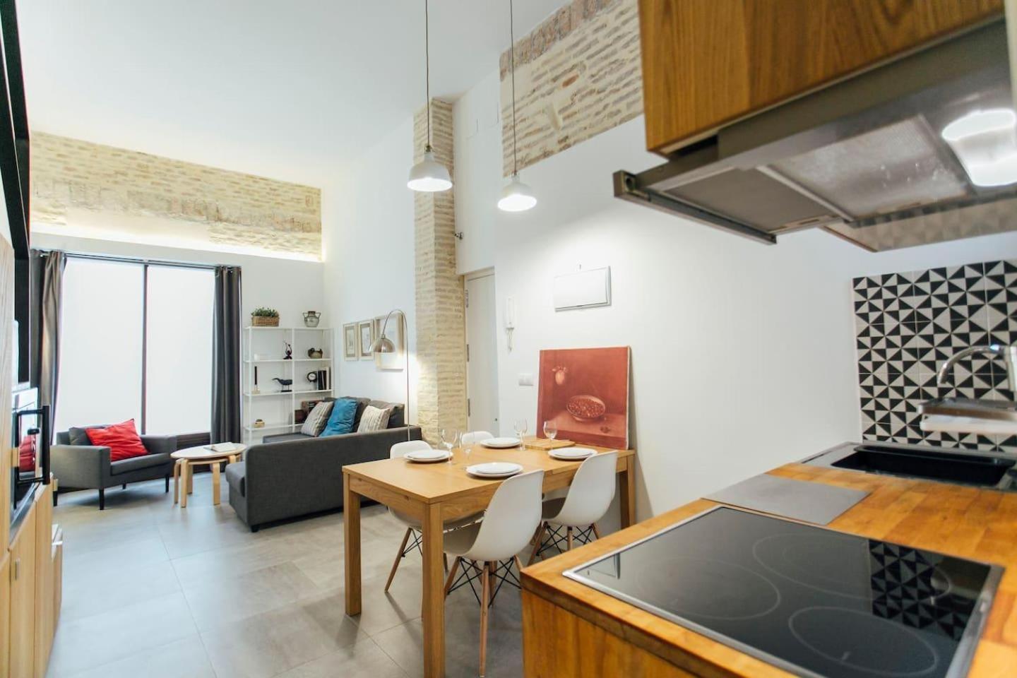 Amplio Apartamento De Diseno Precioso De Estilo Sevillano En Pleno Centro Eksteriør billede